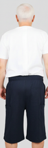 ComfortCure Adaptive Pflegeshorts für Prostatapatienten (mit Beintaschen), Schwarz, Rückansicht mit elastischem Bund, Gesäßtasche und Beintaschen