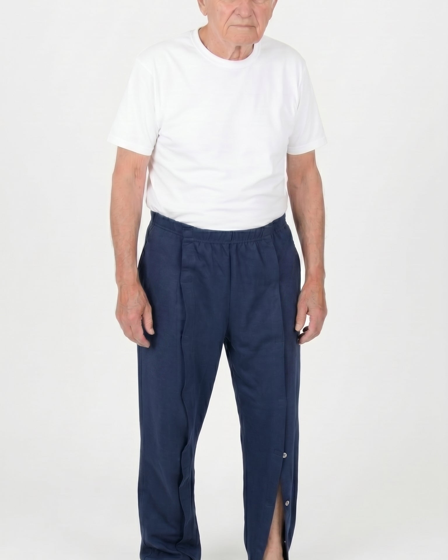ComfortCure Adaptive Pflegehose für bettlägerige Patienten mit Klettverschluss, Navy, Vorderansicht, Beinöffnung unten mit Druckknöpfen geöffnet