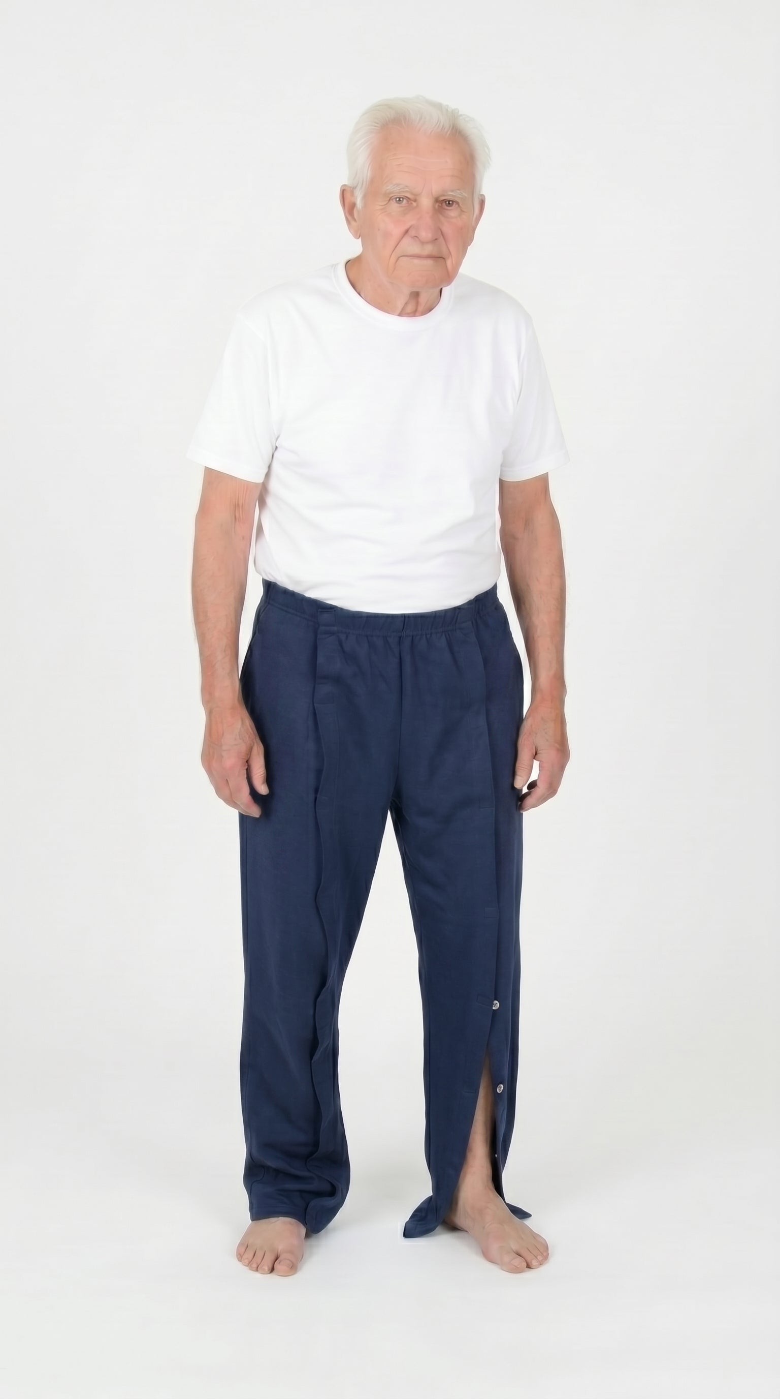 ComfortCure Adaptive Pflegehose für bettlägerige Patienten mit Klettverschluss, Navy, Vorderansicht, Beinöffnung unten mit Druckknöpfen geöffnet